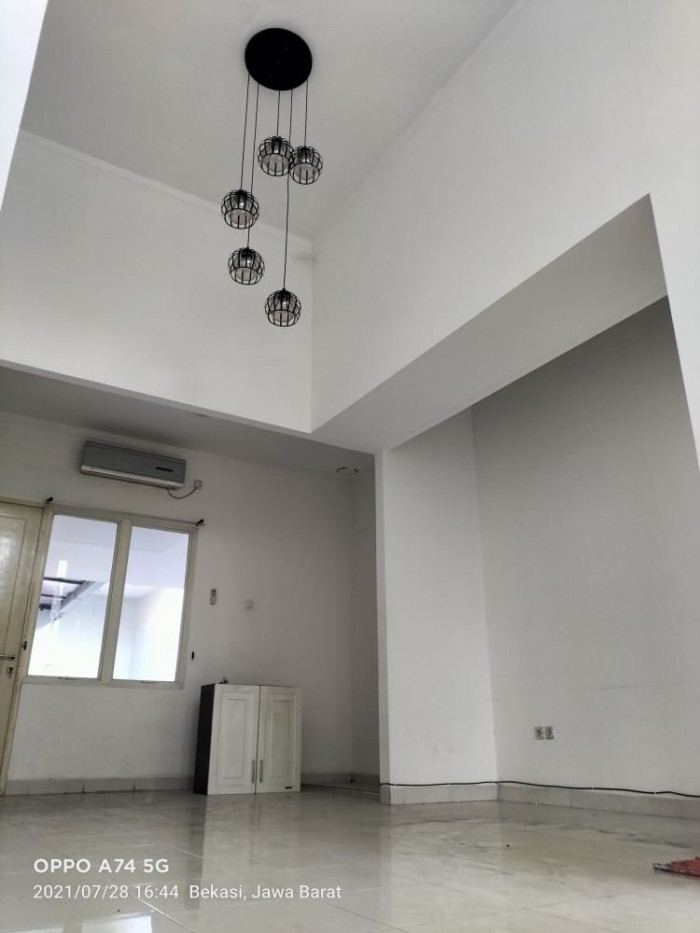 Rumah disewakan di Ivory Lippo CIkarang 